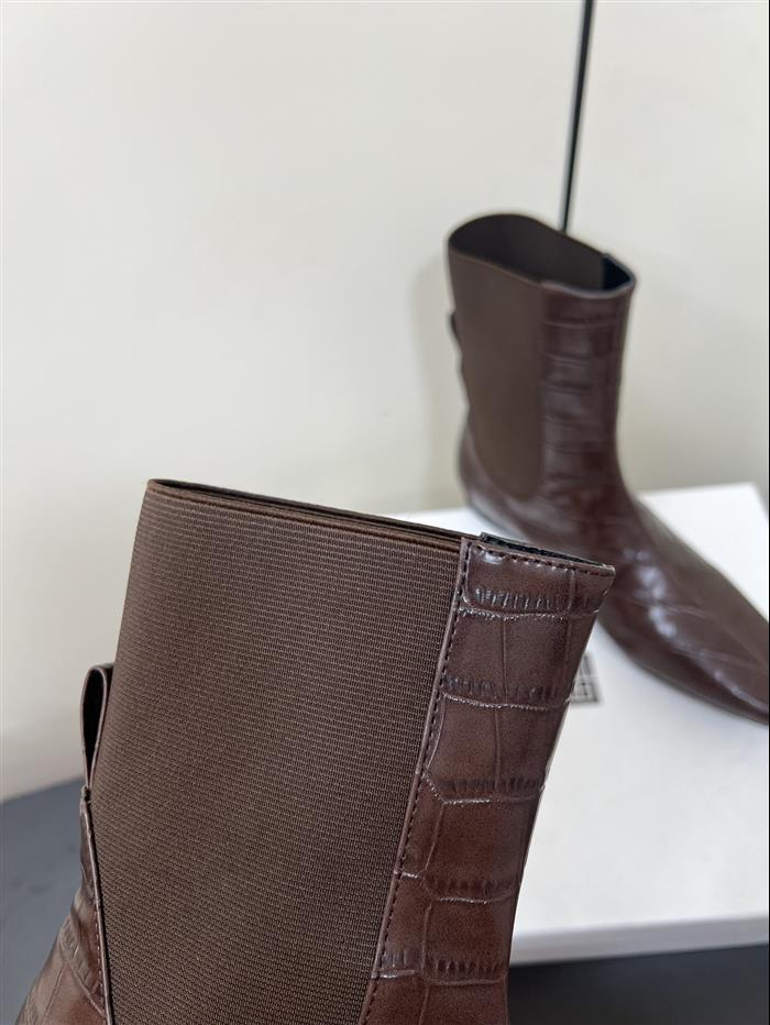 20251128174314624 370